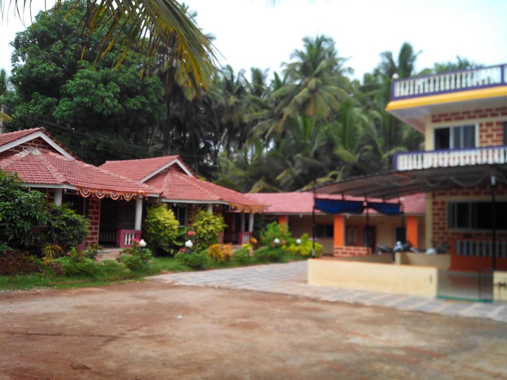 Yash Garden Residency Hotell Ganpatipule Eksteriør bilde