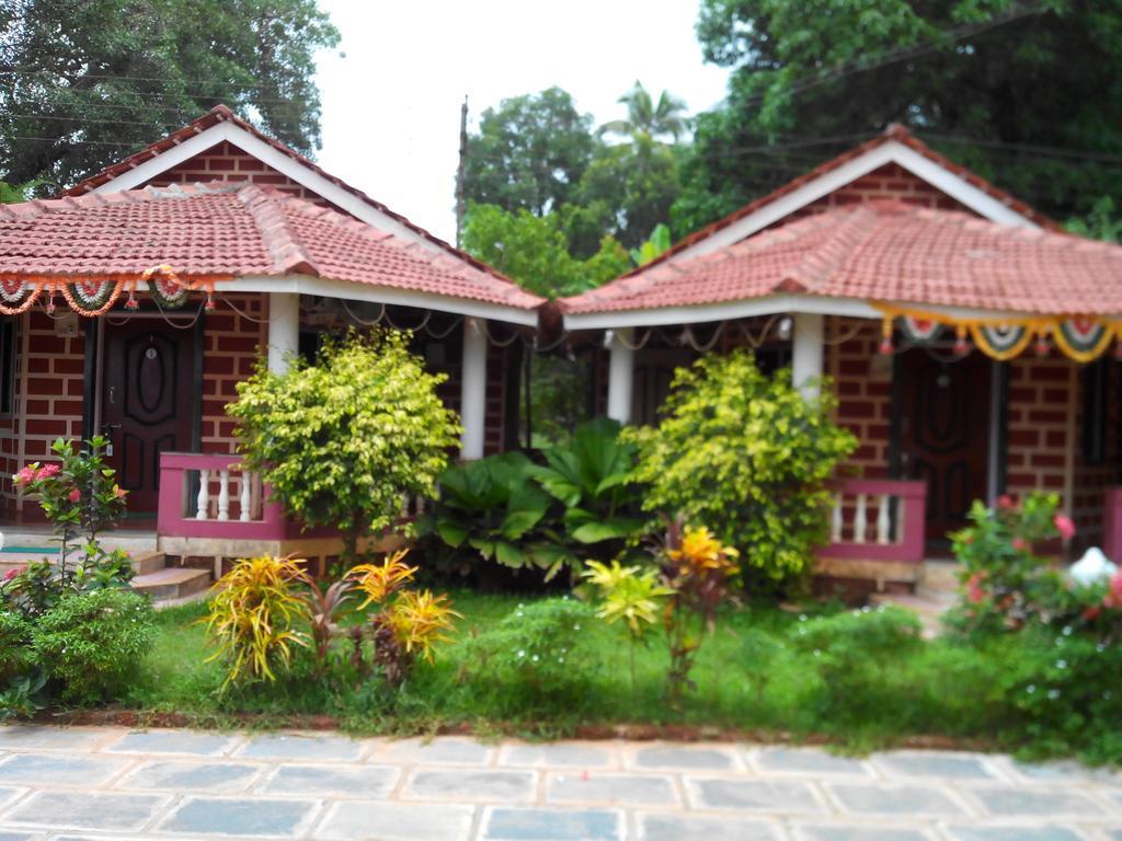 Yash Garden Residency Hotell Ganpatipule Eksteriør bilde