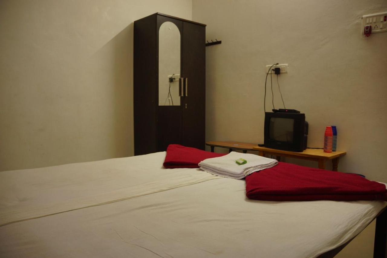 Yash Garden Residency Hotell Ganpatipule Eksteriør bilde