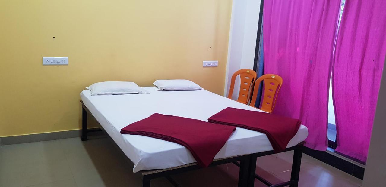 Yash Garden Residency Hotell Ganpatipule Eksteriør bilde